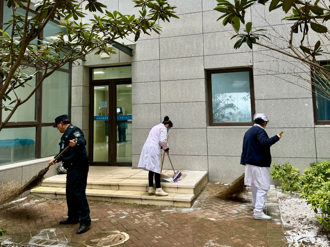 1703042575634834.jpg 坚守16.jpg