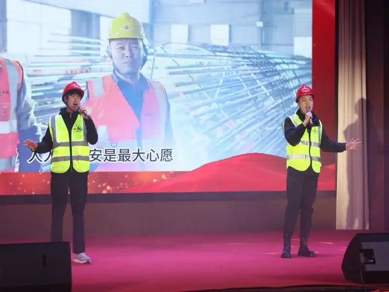 1706661990988404.jpg 联欢会2.jpg