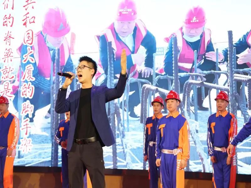 1706662014637540.jpg 联欢会3.jpg